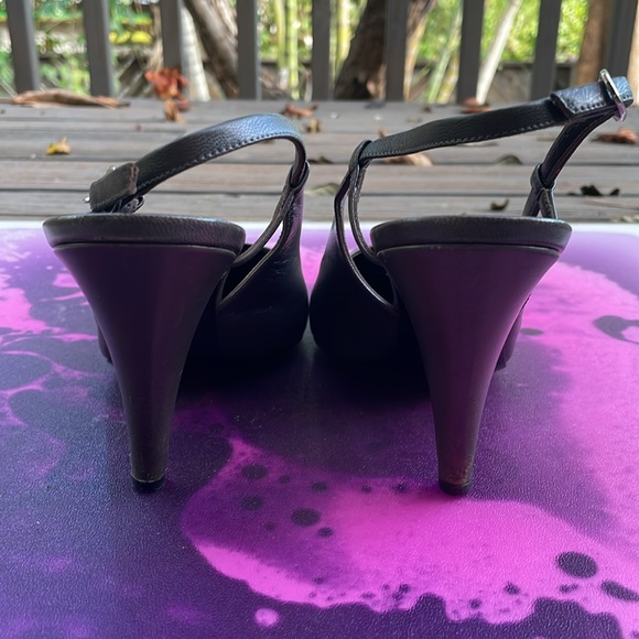 Chanel Slingback - Picture 4 of 6